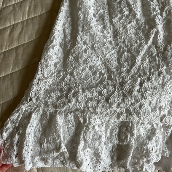 Lace Mini Cutout dress - Picture 3 of 8